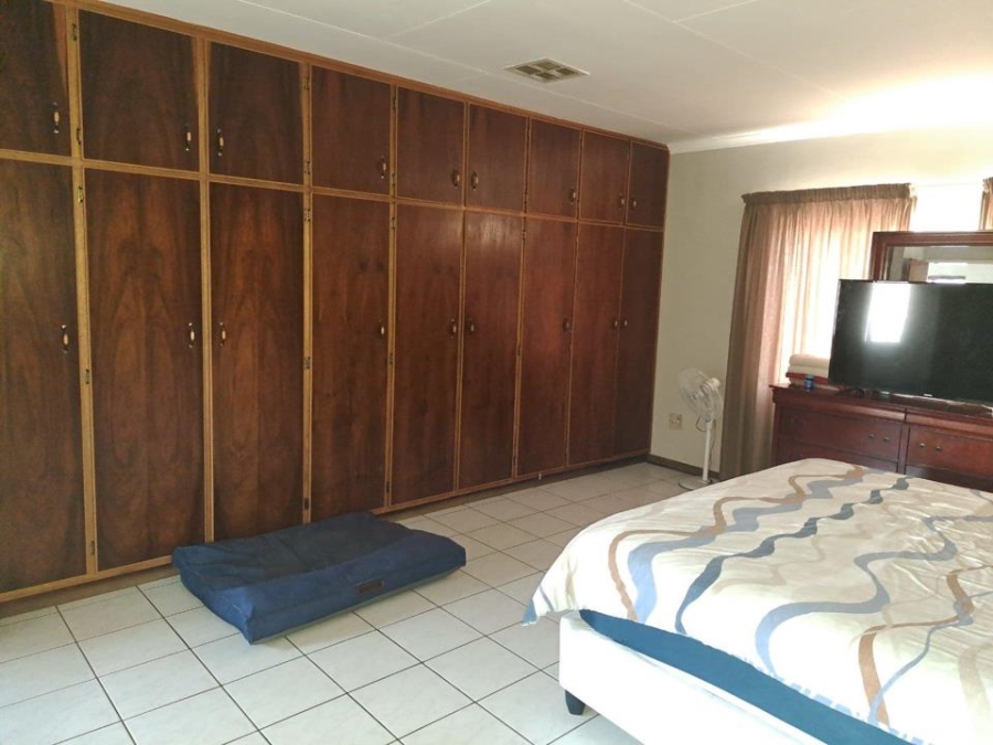 4 Bedroom Property for Sale in Flora Park Northern Cape